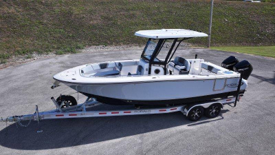 2027 Robalo R250
