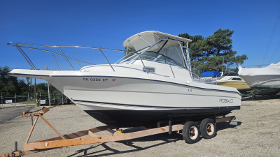 2002 Robalo 235 WA