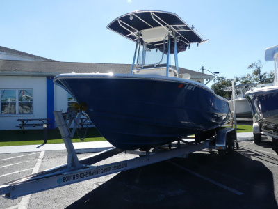 2027 Bulls Bay 200 Center Console