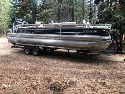 2016 Sun Tracker FISHIN' BARGE 24 DLX XP3