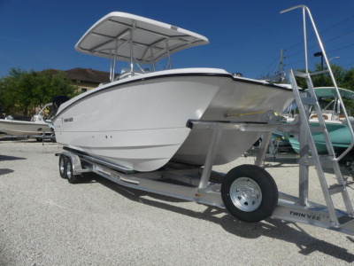 2027 Twin Vee 240 STX CC
