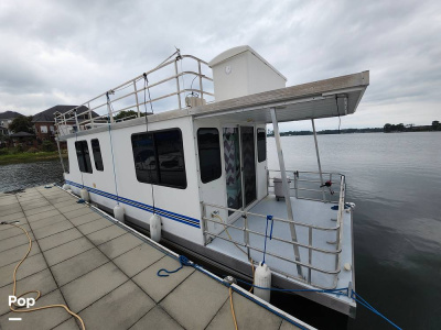 2016 Catamaran Cruisers 35 x 10 Single Stateroom