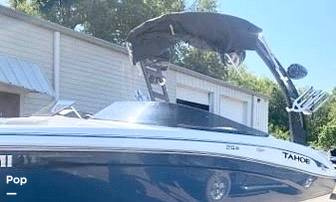 2023 Tahoe 210 SI limited