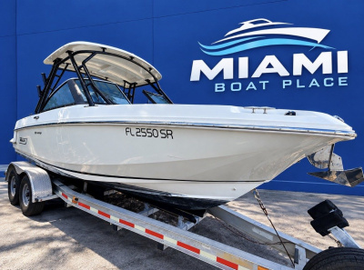 2020 Boston Whaler Vantage 230