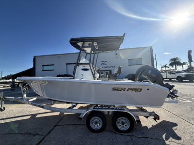 2027 Sea Pro 202 Center Console