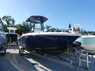 2018 Robalo 246 Cayman