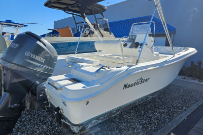 2013 Nautic Star 1900XS Offshore