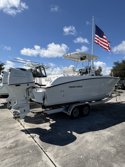 2025 Twin Vee 240 GFX2 CC