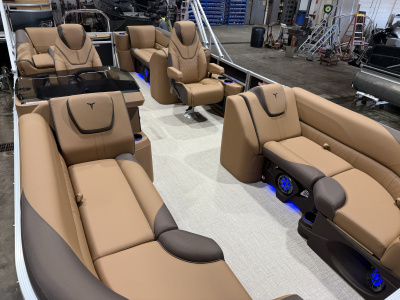 2027 Tahoe LTZ 2385 Quad Lounge Tritoon & Honda 4-Stroke EFI