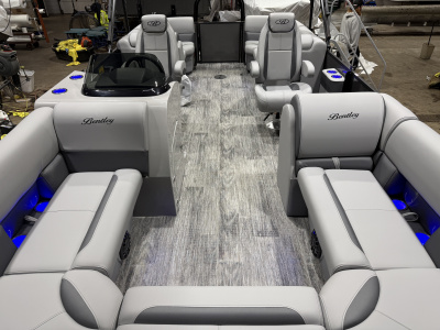 2027 Bentley Legacy 220 Navigator Quad Lounge & Honda 115HP 4-Stroke EFI