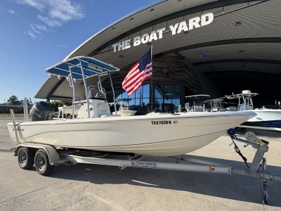 2011 Nautic Star 2200