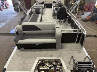 2027 Tahoe Sport 2380 Cruise Rear Bench & Honda 100HP 4-Stroke EFI
