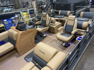 2027 Bentley Elite 223 Quad Swingback QSB Tritoon