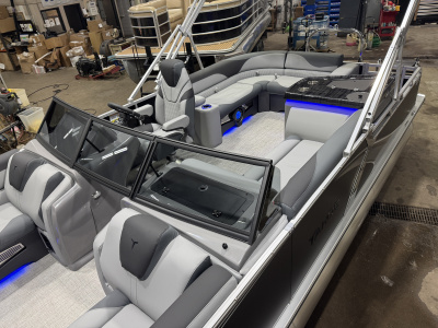 2026 Tahoe LTZ 2385 Elite Windshield Tritoon & Honda 4-Stroke EFI