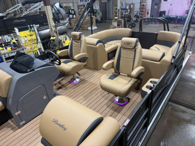2027 Bentley Legacy 220 Navigator Quad Lounge & Honda 4-Stroke EFI
