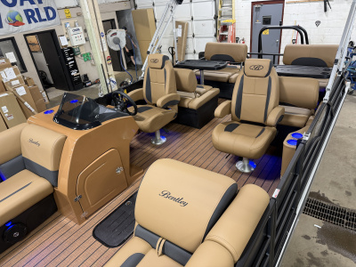 2027 Bentley Legacy 223 QSB Swingback Tritoon & Honda 4-Stroke EFI