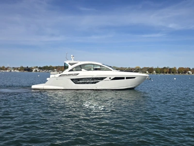 2026 Cruisers Yachts 50 Cantius