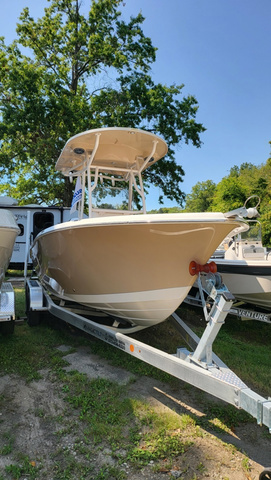 2024 Sea Chaser 22' HFC Center Console