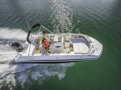 2019 Hurricane Center Console 21 OB