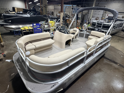 2019 Sun Tracker Party Barge 18 DLX & 75HP Mercury 4Stroke