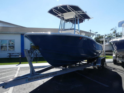 2027 Bulls Bay 200 Center Console
