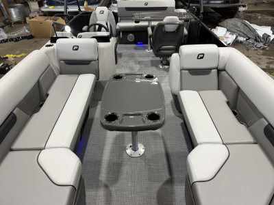 2026 Princecraft Vectra 23 RL SS Swingback Tritoon & Mercury 4-Stroke EFI