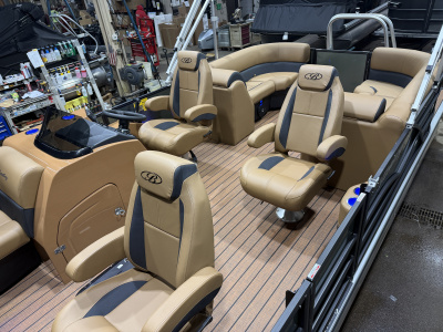 2026 Bentley Legacy 223 Navigator DL Quad Lounge Tritoon & Honda 4-Stroke EFI